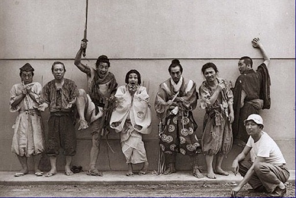 Akira Kurosawa and the cast of Rashomon