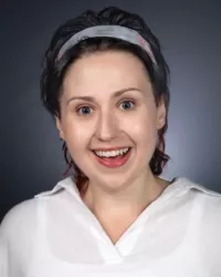 Inna Kustodovich Headshot